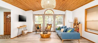 Lovely Home in Pollock Pines with Hot Tub