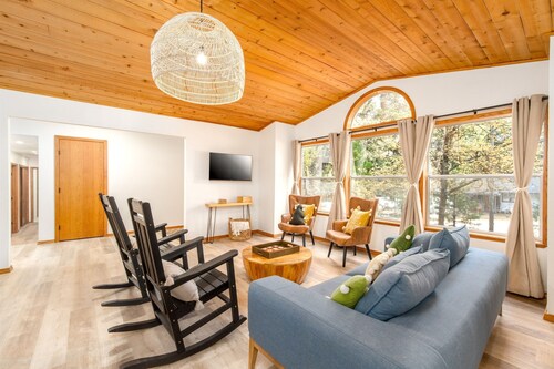 Forest Retreat+Hot Tub| SlyPark, AppleHill & Tahoe