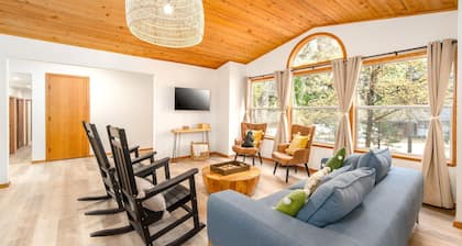 Forest Retreat+Hot Tub| SlyPark, AppleHill & Tahoe