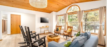 Forest Retreat+Hot Tub| SlyPark, AppleHill & Tahoe