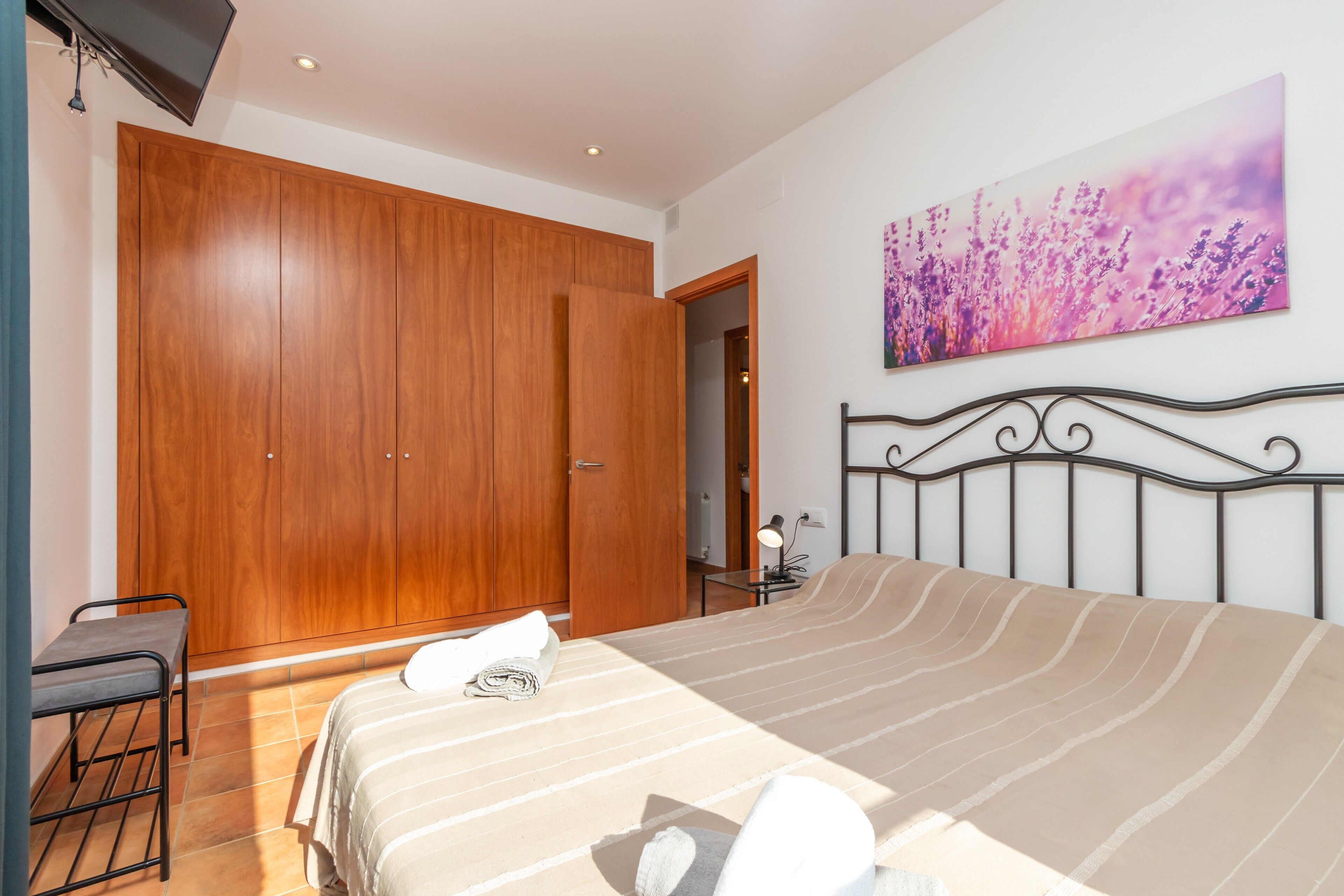 3 bedrooms, free WiFi, bed sheets