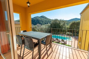 Outdoor dining - Villa "La Roca" with Pool & Wi-Fi (Calonge)