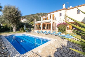 Pool - Villa "Rosa" with Mountain View, Pool & Wi-Fi (Calonge)