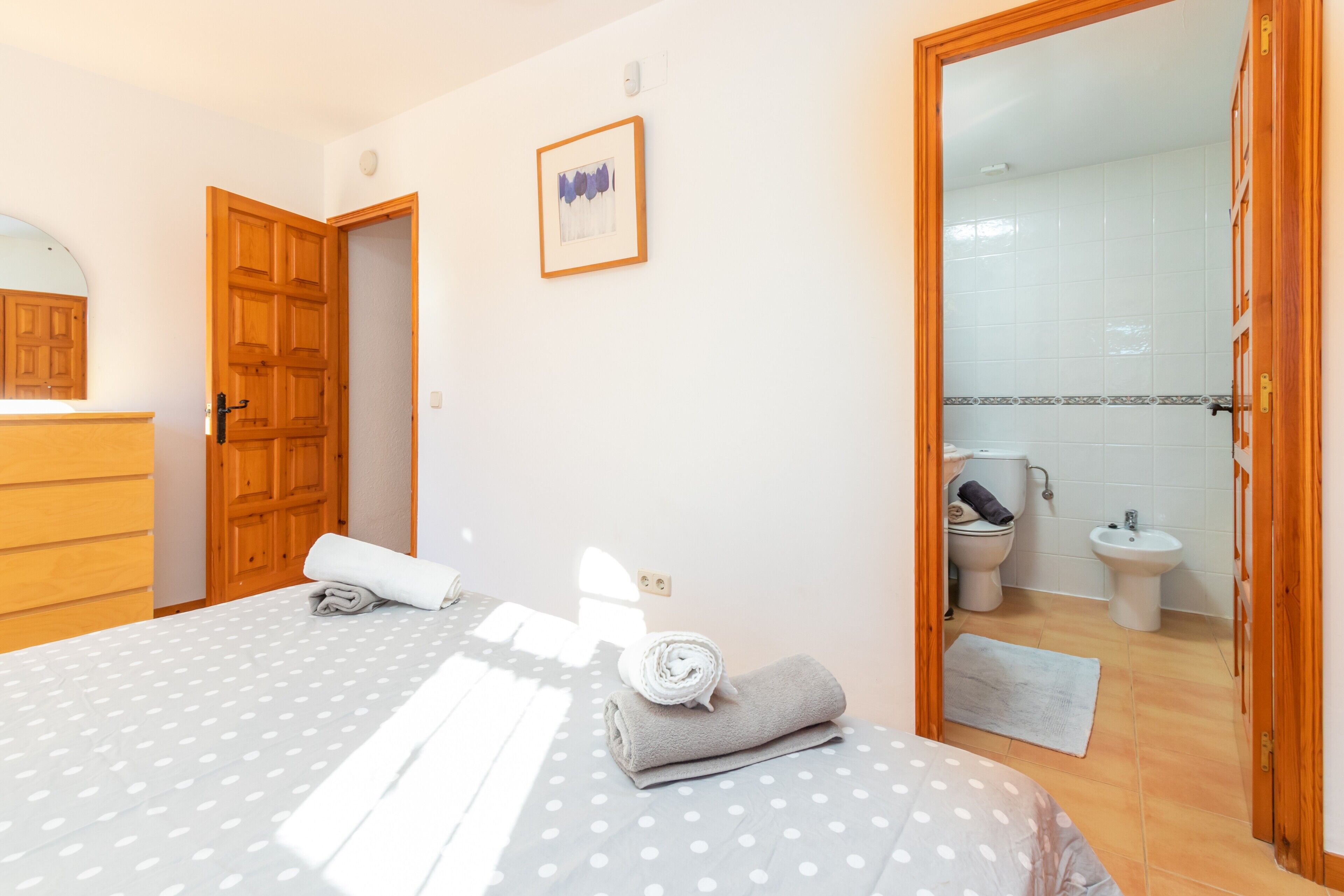 4 camere, ferro/asse da stiro, Wi-Fi gratuito, lenzuola