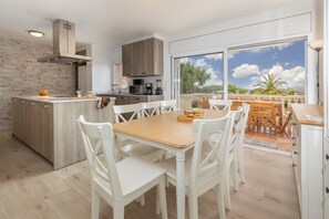 Dining - Villa "Terrassa" close to the Beach with Pool & Wi-Fi (Calonge)