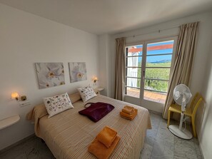 3 bedrooms, free WiFi, bed sheets