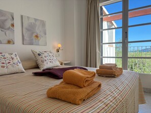 3 bedrooms, free WiFi, bed sheets