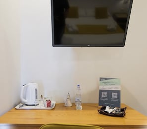 Superior Room, Balcony | 1 bedroom, in-room safe, desk, soundproofing