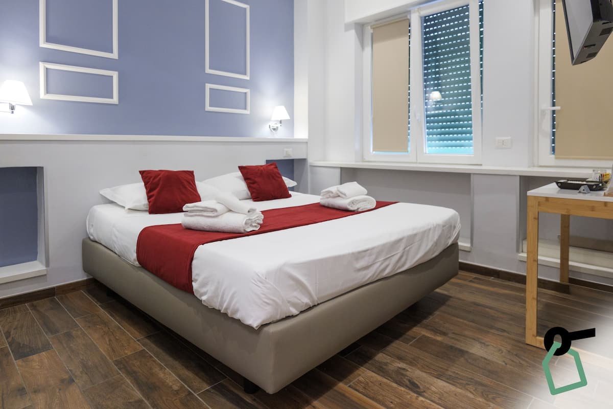In-room safe, desk, soundproofing, free WiFi