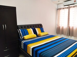 Family Room | 4 bedrooms, iron/ironing board - 10beds guest house Port Dickson (Port Dickson)