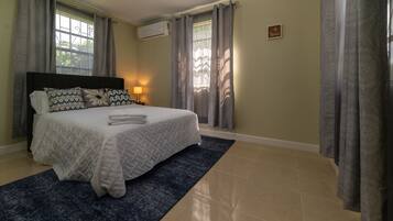 3 bedrooms, in-room safe, desk, iron/ironing board