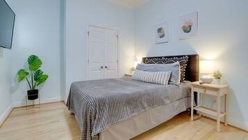 Rumah Kota | 1 kamar tidur, seprai premium, setrika/meja setrika, dan Wi-Fi gratis