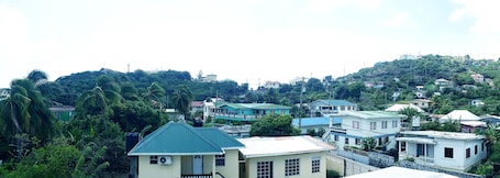 Exterior. Family styled Apartments/Guest House - 5 minutes walk from the beach.