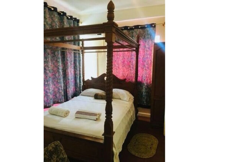 Family styled Apartments/Guest House 5 minutes walk from the beach