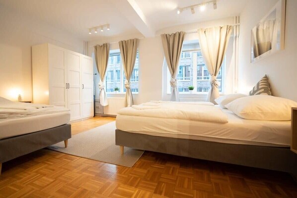 1 slaapkamer, een strijkplank/strijkijzer, wifi, beddengoed