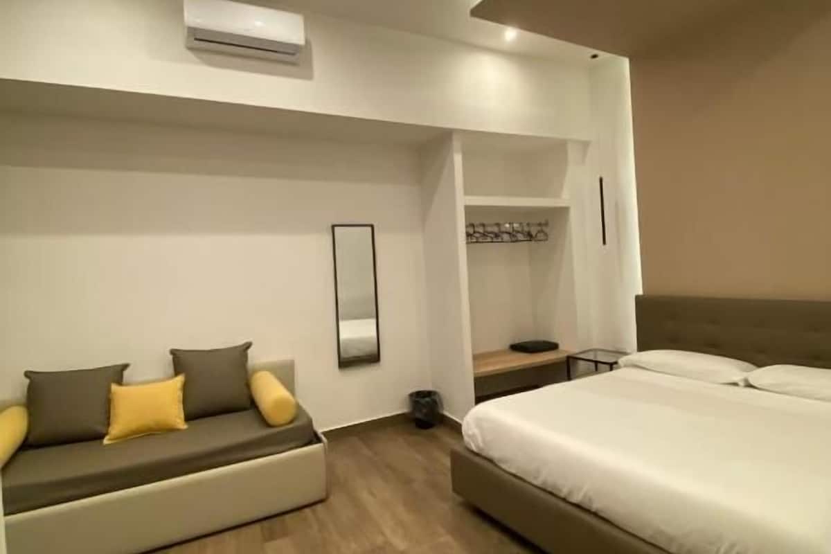 Deluxe Room | 1 bilik tidur, peralatan tempat tidur premium, gebar bulu kapas
