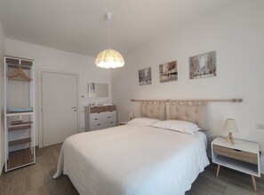 2 Schlafzimmer, Bügeleisen/Bügelbrett, Reisekinderbett, kostenloses WLAN