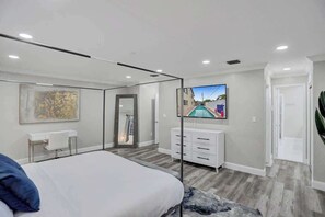 7 bedrooms, iron/ironing board, travel crib, WiFi