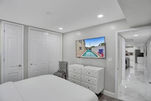 7 habitaciones, tabla de planchar con plancha, cuna de viaje y wifi
