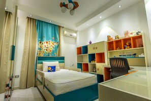 Desk, iron/ironing board, free WiFi, bed sheets - A quiet family cozy place with gym equipments at new cairo (Cairo Governorate)