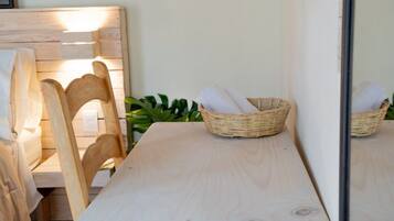 Design Double Room (danar-PB05H) | Individually decorated, individually furnished, laptop workspace