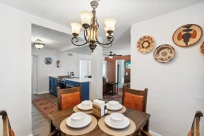 Dining - Adobe Casa 5min from Downtown SF (Santa Fe)