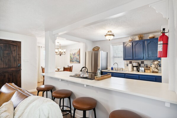 Interior - Adobe Casa 5min from Downtown SF (Santa Fe)