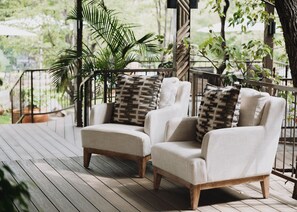 Lobby sitting area - Insika Lodge (Victoria Falls)