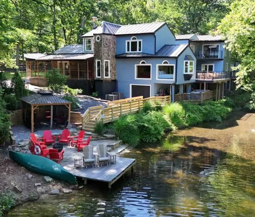 Luxury KING Suites, Lakefront w/ Dock, HotTub, Watercraft