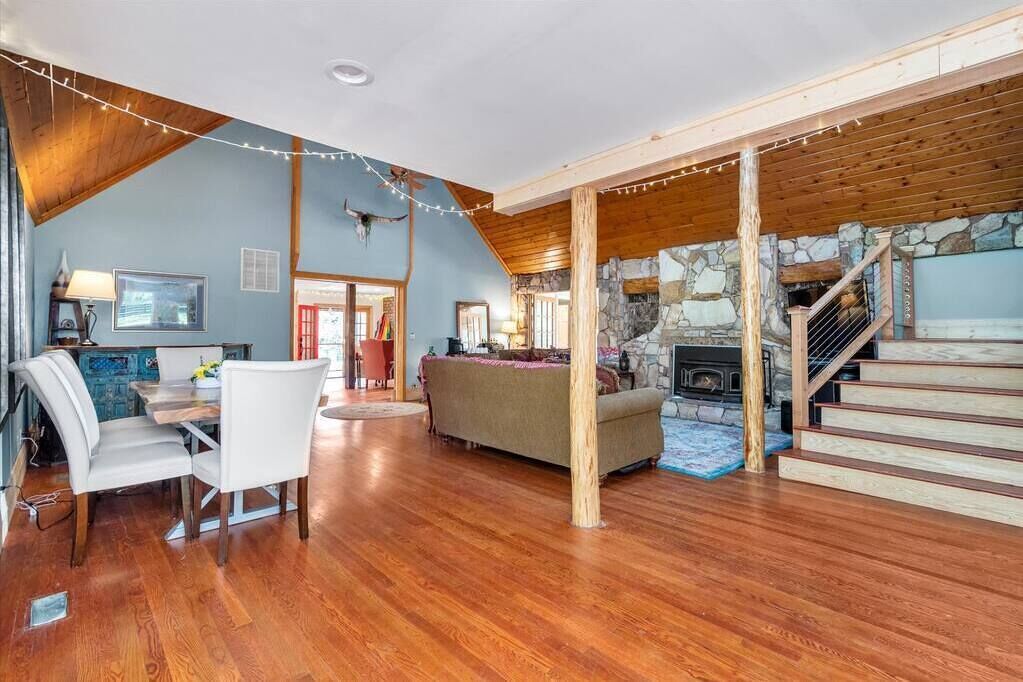 TV, fireplace, stereo