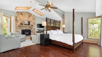 6 bedrooms, iron/ironing board, WiFi, bed sheets