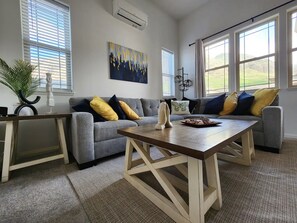 Smart TV, books - Brand New 4BHK Home! Ocean and Mountain View! (Waianae)