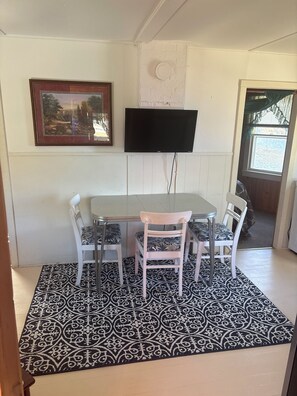 Dining - Bucktail Lodge Riverview Cabin on Barker Lake in Winter, Wisconsin (Winter)