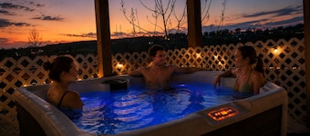 Luxury 5BR 4BA with Heated Pool, Pet Yes EV Charge