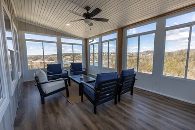 Luxury 5BR 4BA w/ Heated Pool, Pet-Friendly, EV Charger, 11 Beds, Welcome dinner