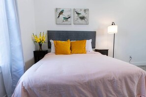 5 bedrooms, desk, free WiFi, bed sheets