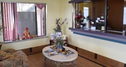 DELUX INN
