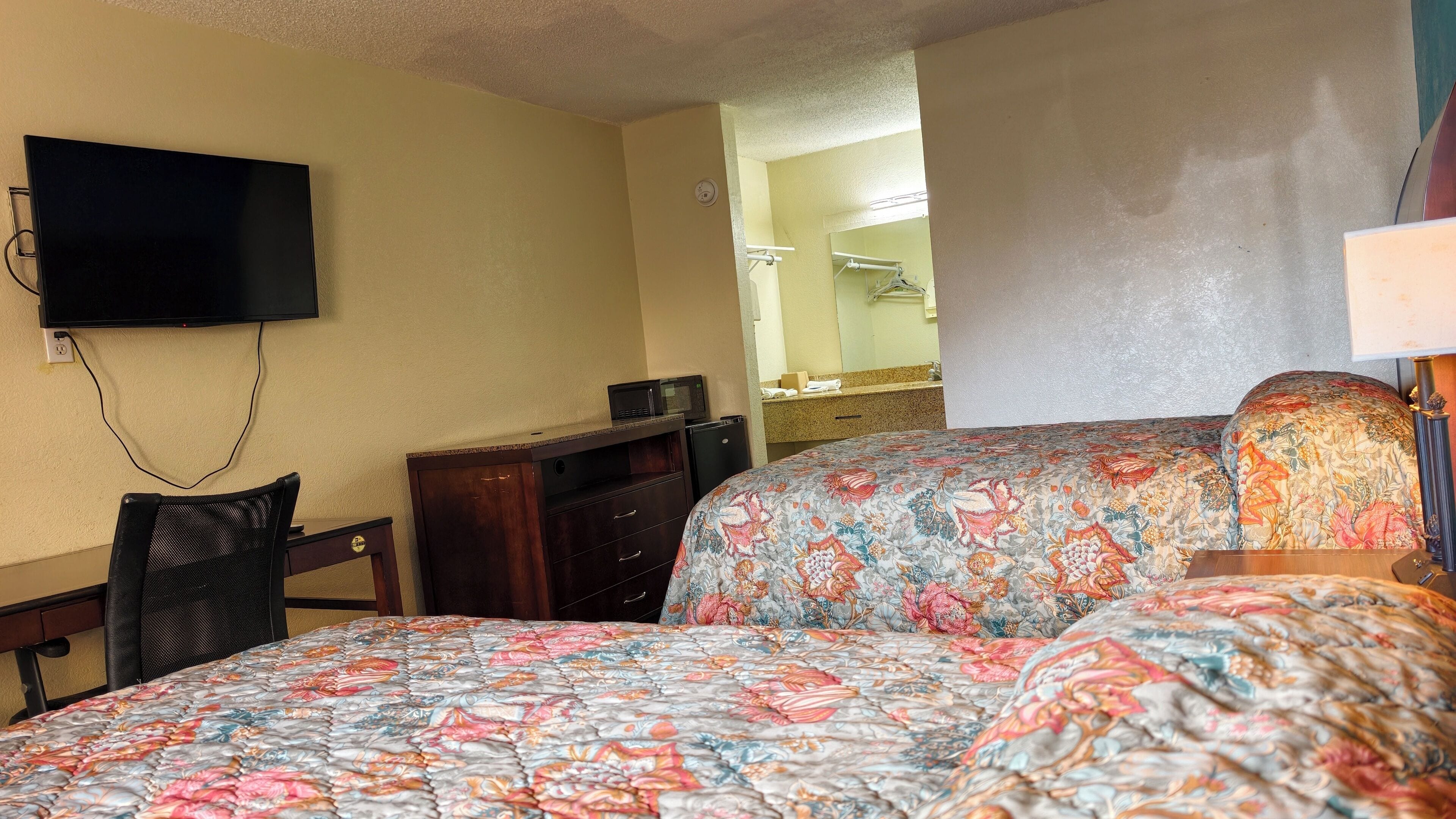 Desk, WiFi (free), bed sheets