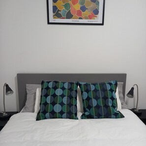 1 chambre, fer et planche à repasser, accès au Wi-Fi (inclus)