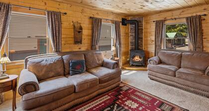 Stay at The Bucking Moose (#10) Cowboy Cabin, 2 bedroom cabin just 1 minute from Yellowstone