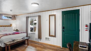 2 bedrooms, iron/ironing board, travel crib, WiFi