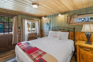1 bedroom, iron/ironing board, travel cot, WiFi