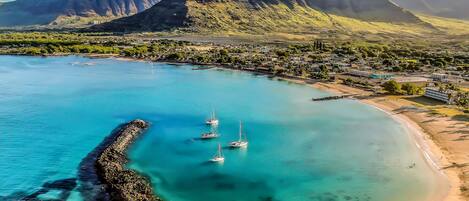 Chaises longues, serviettes de plage