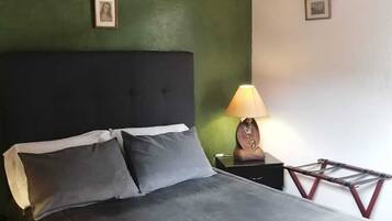 1 bedroom, desk, iron/ironing board, free WiFi