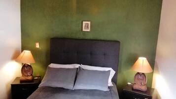 1 bedroom, desk, iron/ironing board, free WiFi