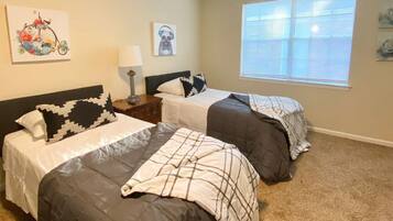 4 bedrooms, desk, iron/ironing board, free WiFi
