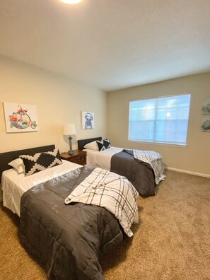 4 bedrooms, desk, iron/ironing board, free WiFi