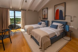 5 quartos, ferros/tábuas de passar roupa, Wi-Fi de cortesia