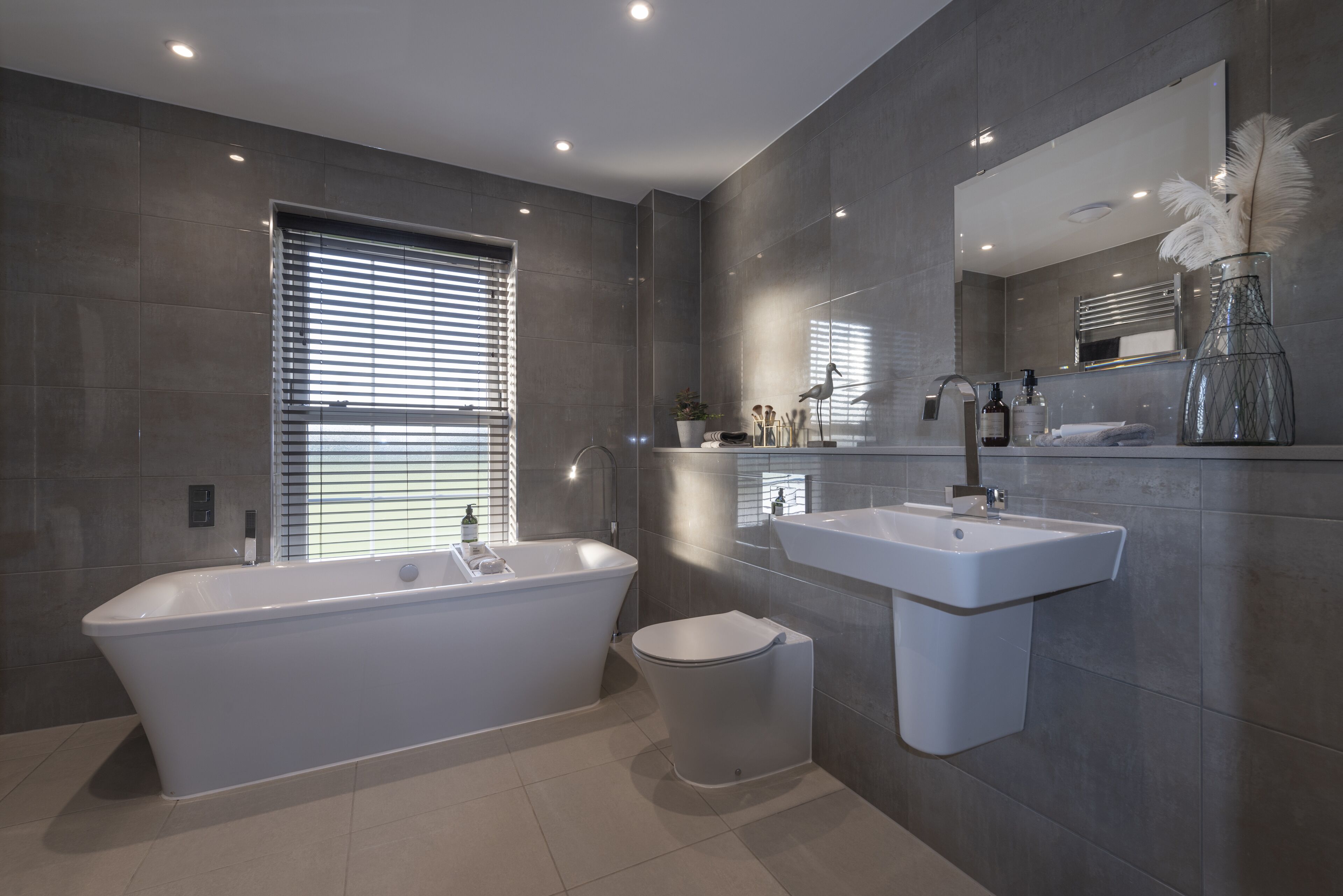 Bathtub, towels, soap, shampoo
