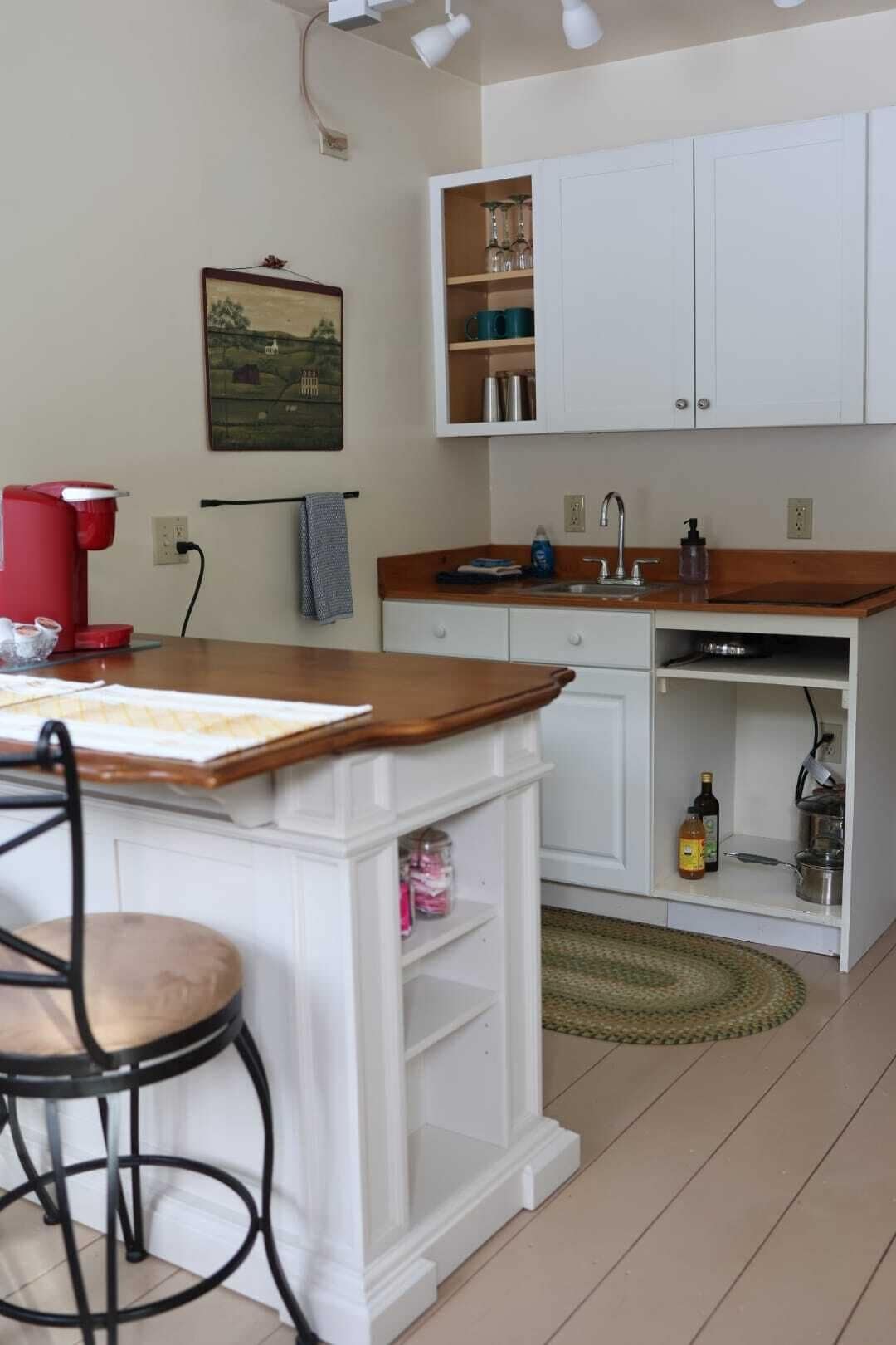 Fridge, microwave, stovetop, cookware/dishes/utensils